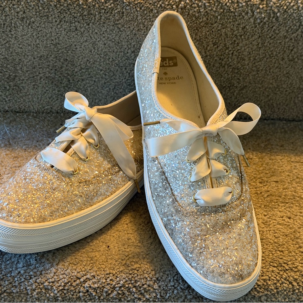 Kate Spade Silver Glitter Sneakers with Cream Ribbon Women’s size 10